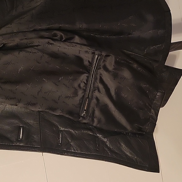 Leather jacket - Picture 5 of 8
